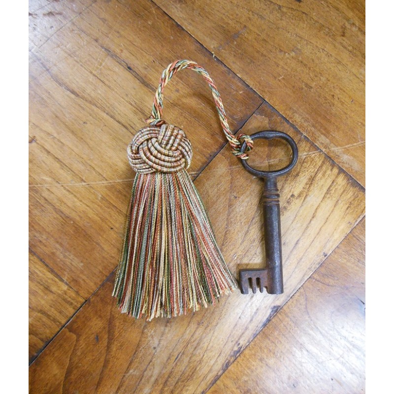 Decorative Key Tassels Small AVAILABLE IN 14 COLOURS   1050 Col 9381 A 800x800h 